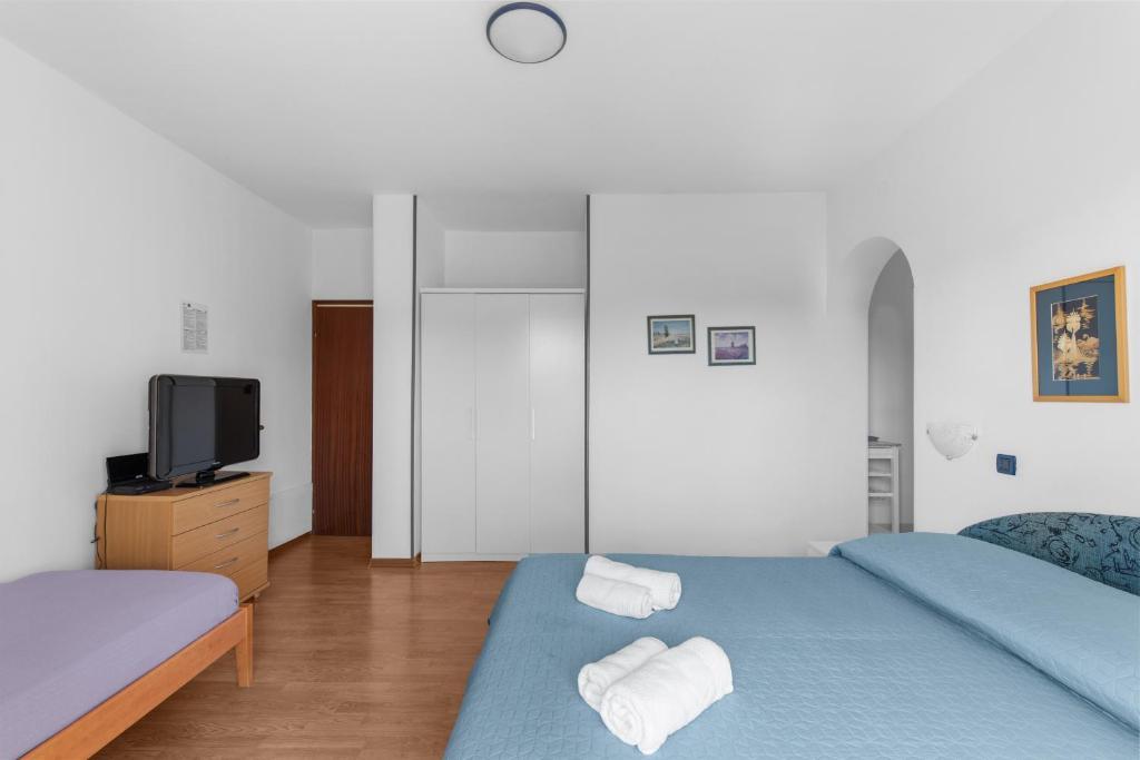 Apartments Villa Falcon Funtana Exterior foto